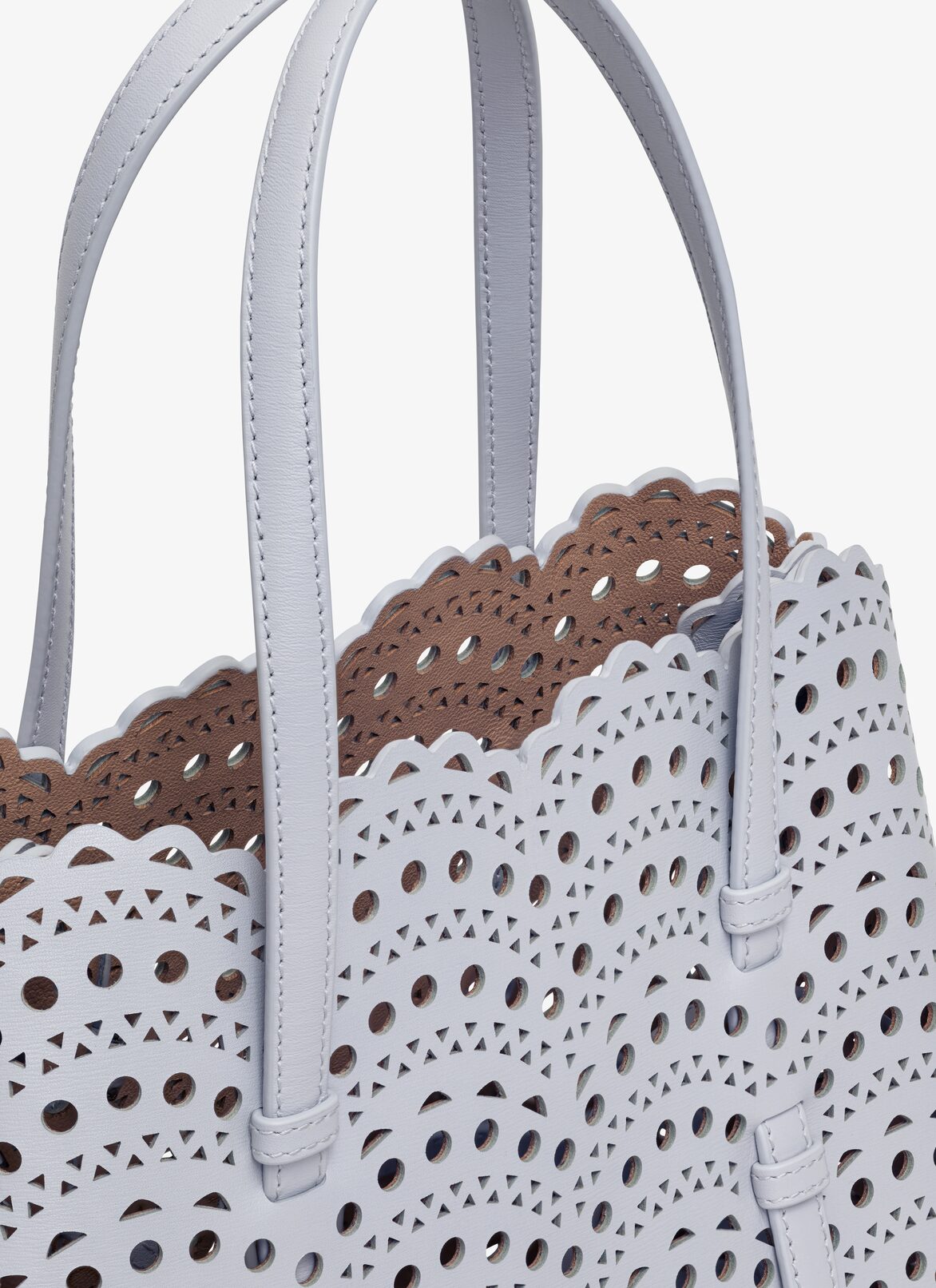 MINA 25 BAG IN VIENNE WAVE CALFSKIN ALAÏA PEARL MINA 25 BAG IN VIENNE WAVE CALFSKIN
